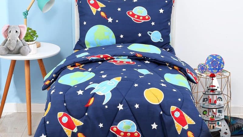 Cloele 3 Piece Toddler Bedding Set – The Perfect Space-Themed Bedding for Your Little Astronaut