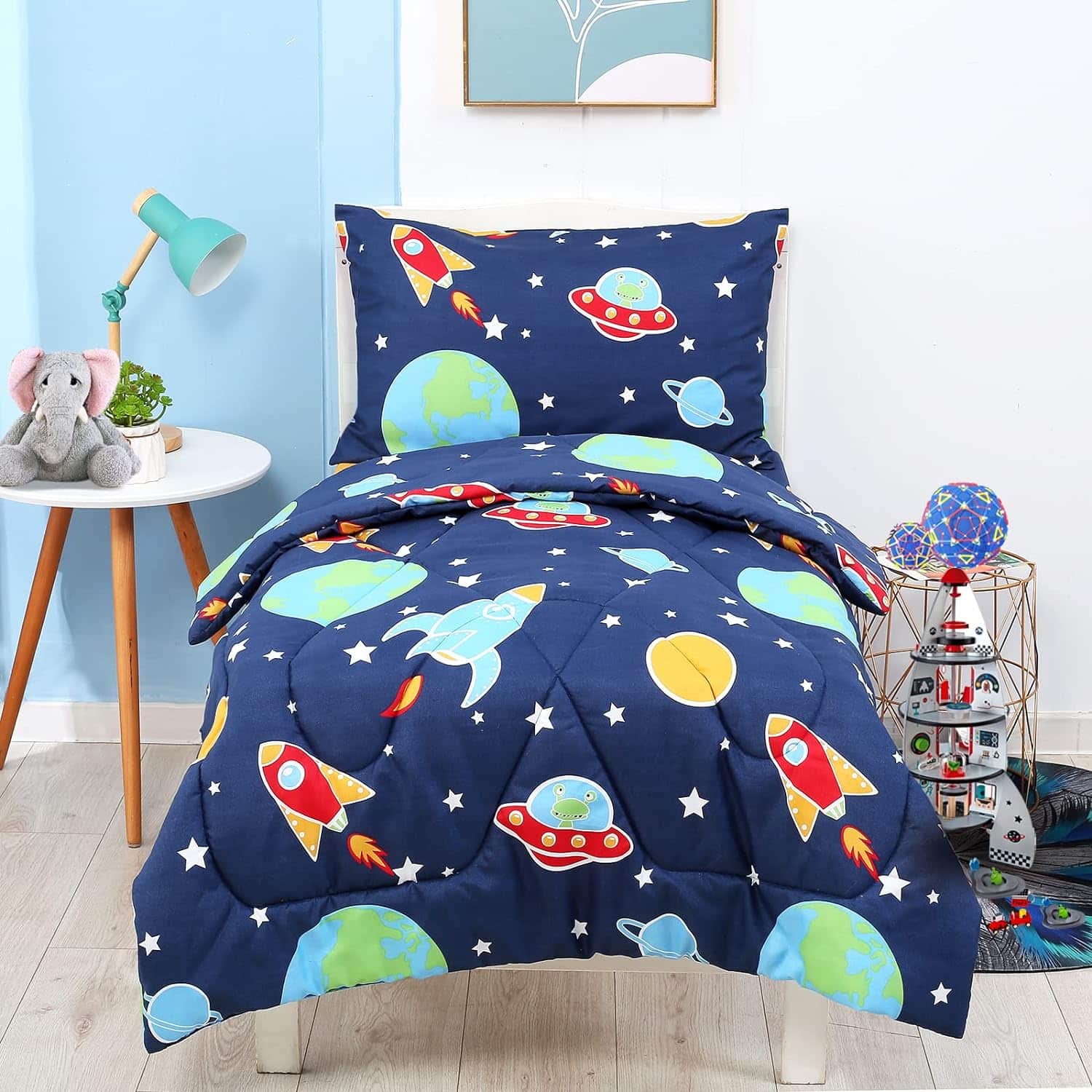 Cloele 3 Piece Toddler Bedding Set – The Perfect Space-Themed Bedding for Your Little Astronaut